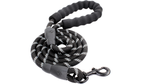 Laisse chien réfléchissante rose, 1,5 cm x 1,5 m, corde durable et poignée rembourrée pour confort et sécurité.