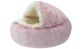 Lit pour animal en forme de chausson, rose, intérieur moelleux, matériau doux, espace clos pour un repos confortable.