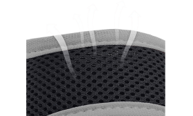 Muselière ajustable rembourrée pour chien en gris, en nylon léger, sangle ultra-robuste pour ajustement sécurisé.