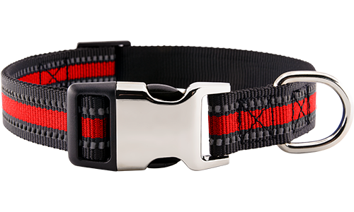Collier chien réfléchissant rouge avec boucle métal ajustable, 27-40 cm x 1,5 cm, avec anneau en D pour attacher la laisse.