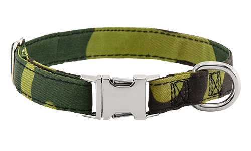 Collier pour Chien avec Boucle Collier chien à motif camouflage avec boucle métal ajustable, 40-63 cm x 2 cm, avec anneau en D pour attacher la laisse.