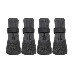 Ensemble de quatre chaussettes de sport pour chien gris avec semelles antidérapantes, légères, faciles à laver.