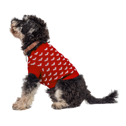 Chien portant un pull rose cosy avec motifs de cœurs blancs, parfait pour la chaleur et le style élégant.