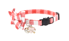 Collier pour Chat avec Nœud Papillon, Clochette et Pendentif Cœur Collier chat nœud papillon rouge et blanc à carreaux avec cloche et pendentif cœur "love", tissu ajustable pour confort.