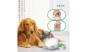 Baume Bio pour les Pattes des Chiens et Chats Boîte verte et blanche de baume bio pour pattes de chiens et chats, 60g, doux et très efficace pour les pattes.